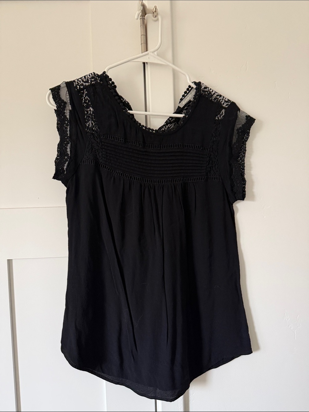 Daniel Rainn Black Lace-Trim Cap Sleeve Top